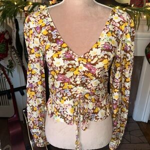 Sanctuary NWOT Floral V-Neck Long Sleeve Crop Top Size XS